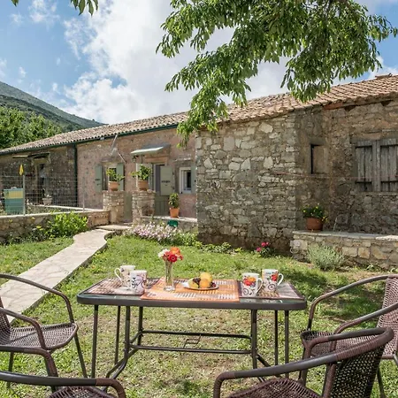 Charilaos Spiti Old Perithia 度假居