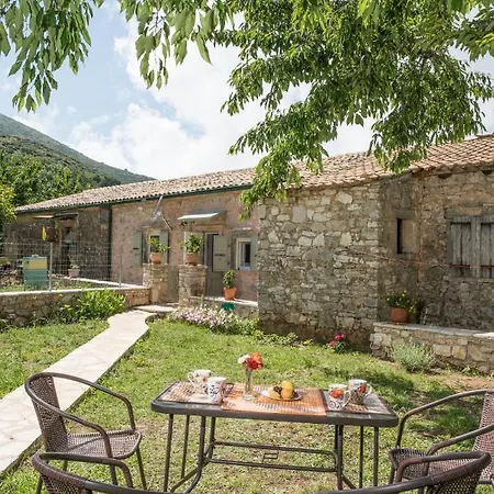 Charilaos Spiti Old Perithia 度假居 Ypsilas